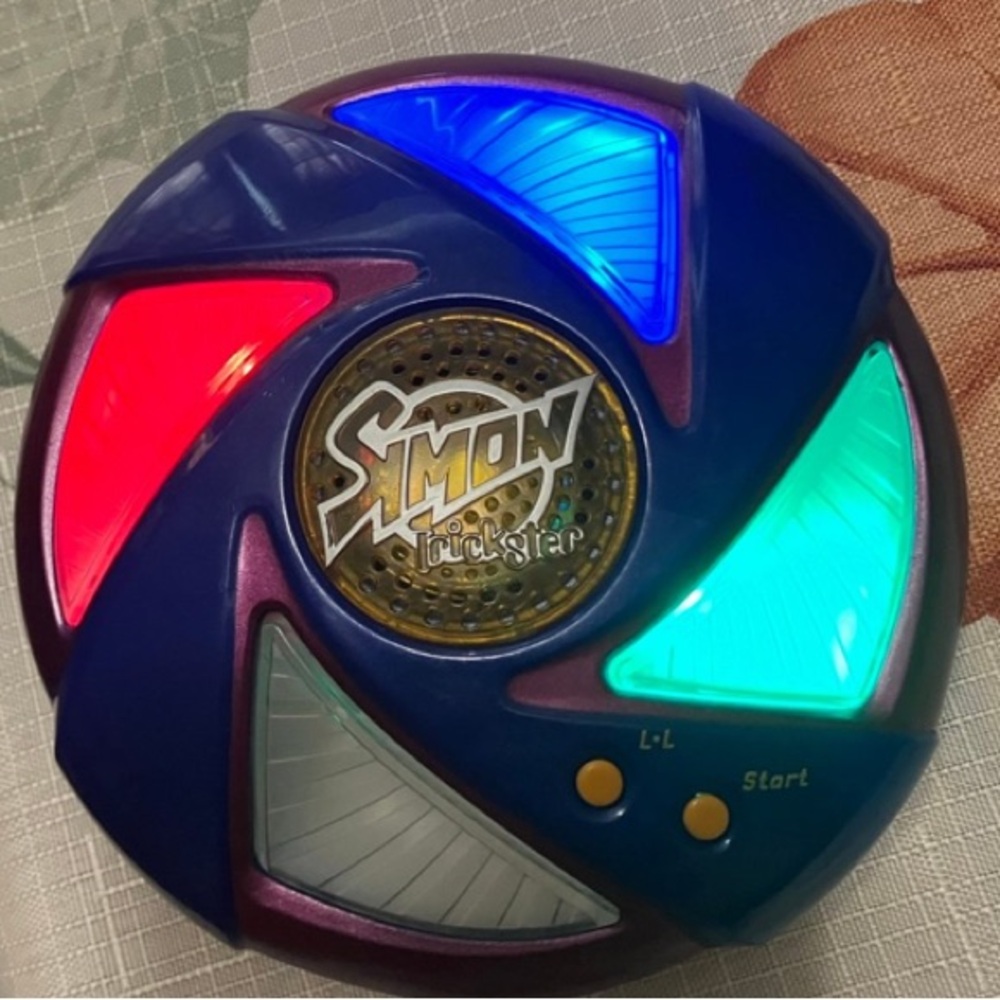 Hasbro Simon Trickster Electronic Memory Game (2006) – Tested & Working